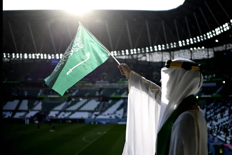 الفيفا تسحب تنظيم مونديال 2034 من السعودية وتمنحه للجزائر في “تطور مفاجئ”