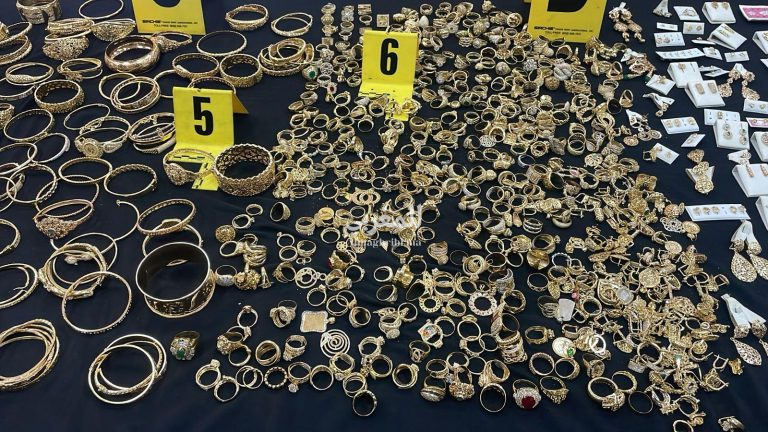 أمن طنجة يفكك شبكة سرقة من داخل محل لبيع الحلي والمجوهرات