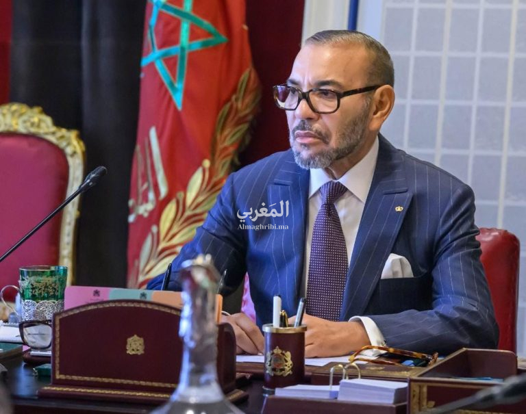 جلالة الملك يترأس مجلسا وزاريا