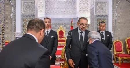 الملك محمد السادس يستقبل والي بنك المغرب