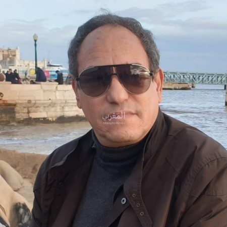 الملك محمد السادس ينهج سياسة اليد الممدودة … والجزائر تعيش رهينة الماضي