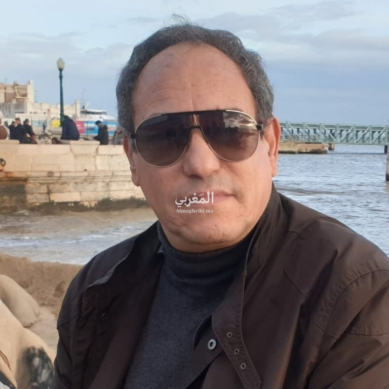 الملك محمد السادس ينهج سياسة اليد الممدودة … والجزائر تعيش رهينة الماضي