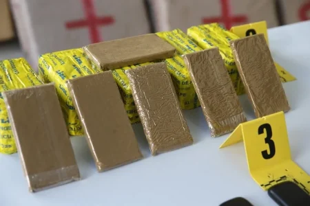 عملية أمنية بسلا تطيح بمبحوث عنه بحوزته ثمانية كيلوغرامات من الشيرا