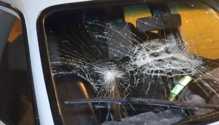 خلاف مع حارس ليلي ينتهي بتخريب سيارات أمن الدار البيضاء يتدخل