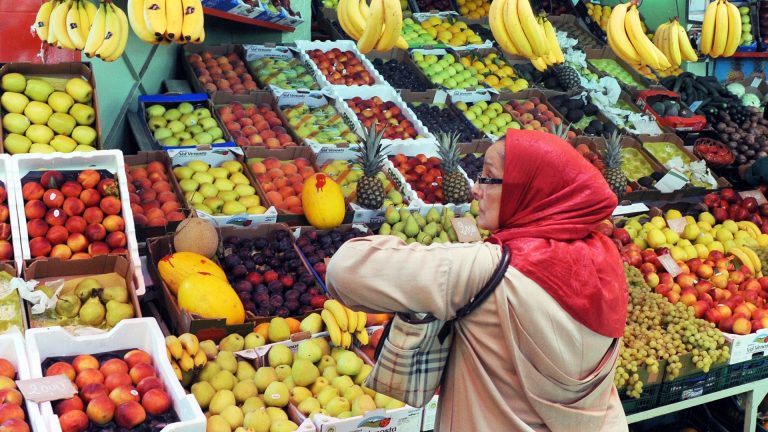 أمطار شتوية قوية ترفع أسعار الخضر وتؤثر على تموين الأسواق