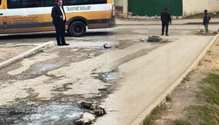 بعد شكاوى الساكنة.. إصلاح مؤقت لطريق رئيسي بحي اللوزيين بتطوان