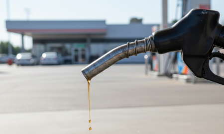 اضطرابات في سوق المحروقات بسبب صعوبة تفريغ البواخر مع هيجان البحر بالمغرب