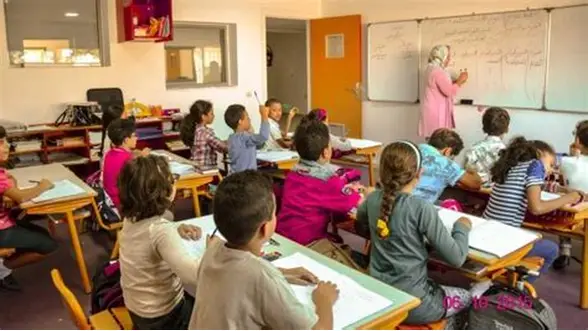 دراسة حديثة توصي بخفض عدد التلاميذ في الأقسام إلى 24 لتحسين أداء المنظومة التعليمية