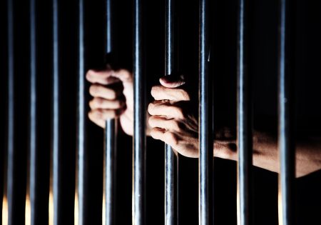 ابتدائية الحسيمة تدين شخصا بـ10 أشهر حبسا نافذا لامتناعه عن أداء النفقة