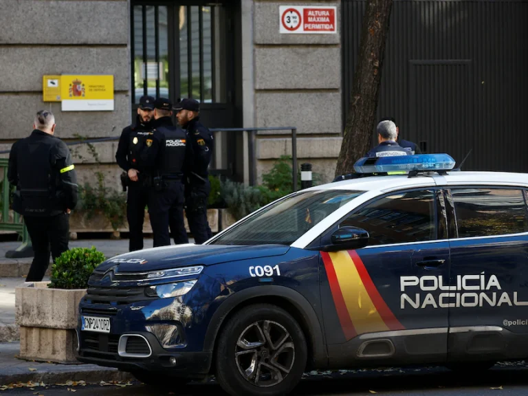 وعود بتسوية الإقامة تقود مهاجرين مغاربة إلى الوقوع ضحية عملية احتيال في إسبانيا